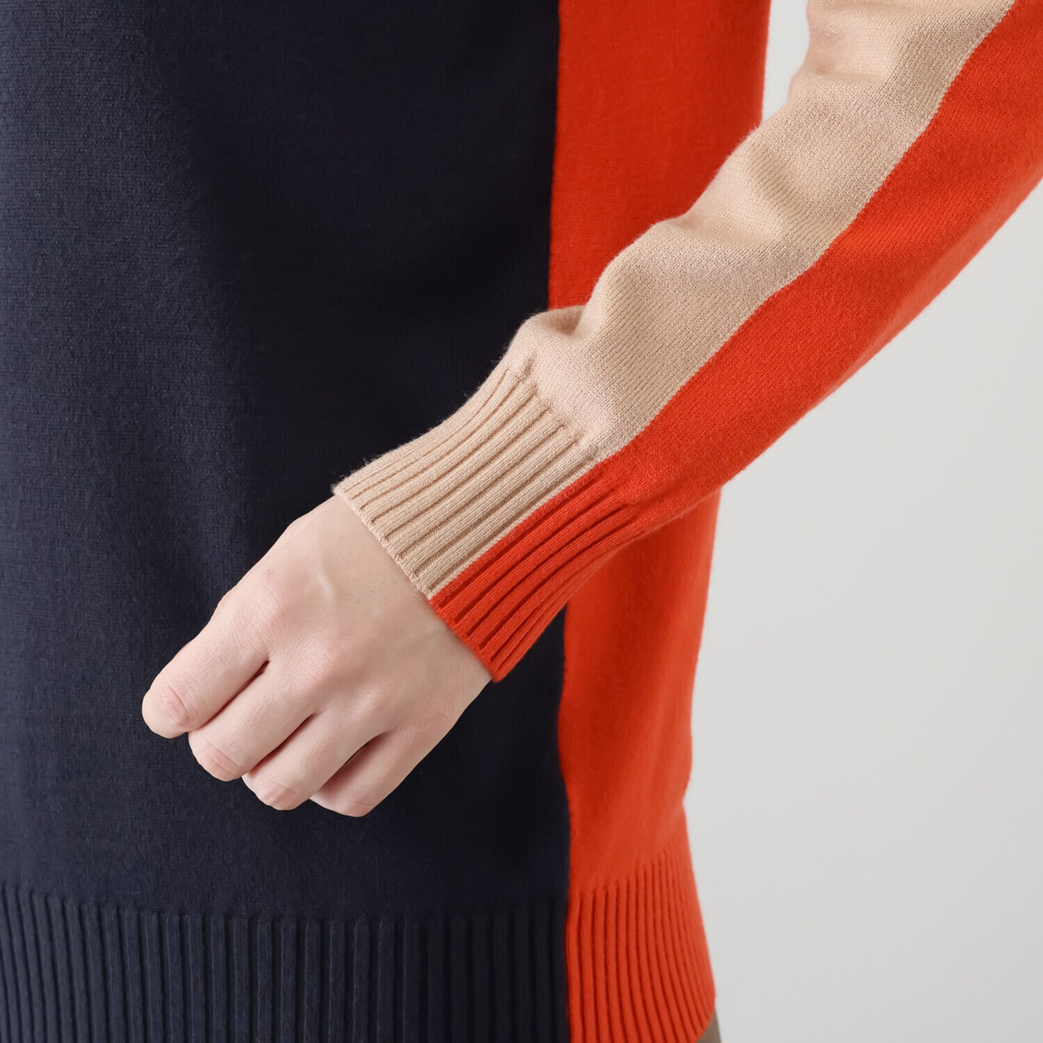 コースタルドライブ 背中で魅せる マルチカラー ニットトップス