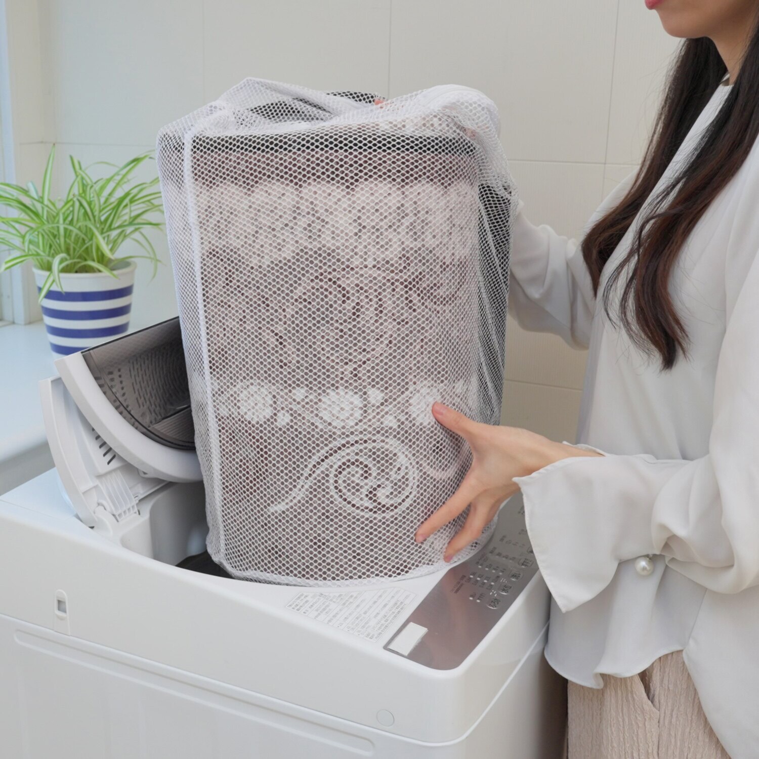 スワトウ刺しゅう協会 認定デザイン 洗える あたたかラグ ＜１３０×１９０ｃｍ＞