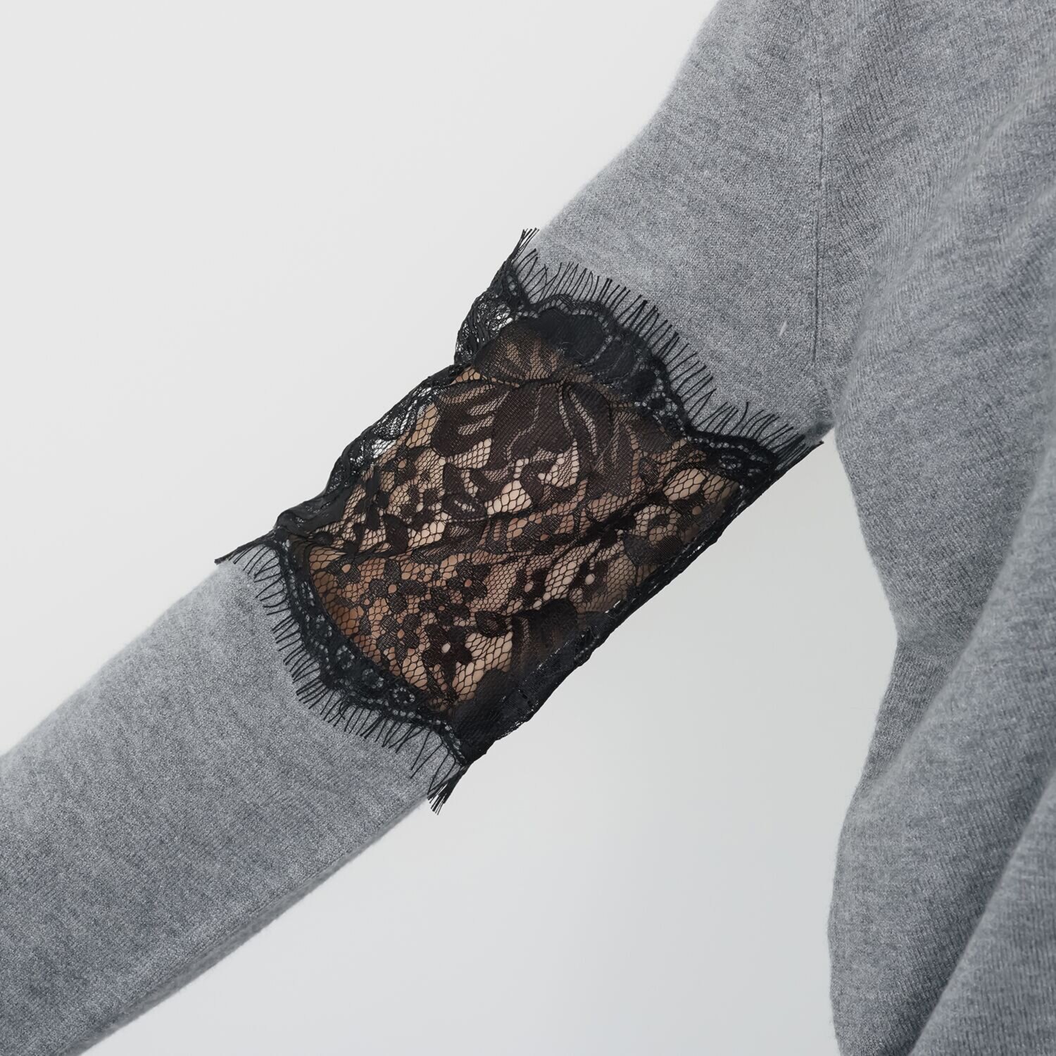 エアリーフェアリー レースアクセント ニットプルオーバー