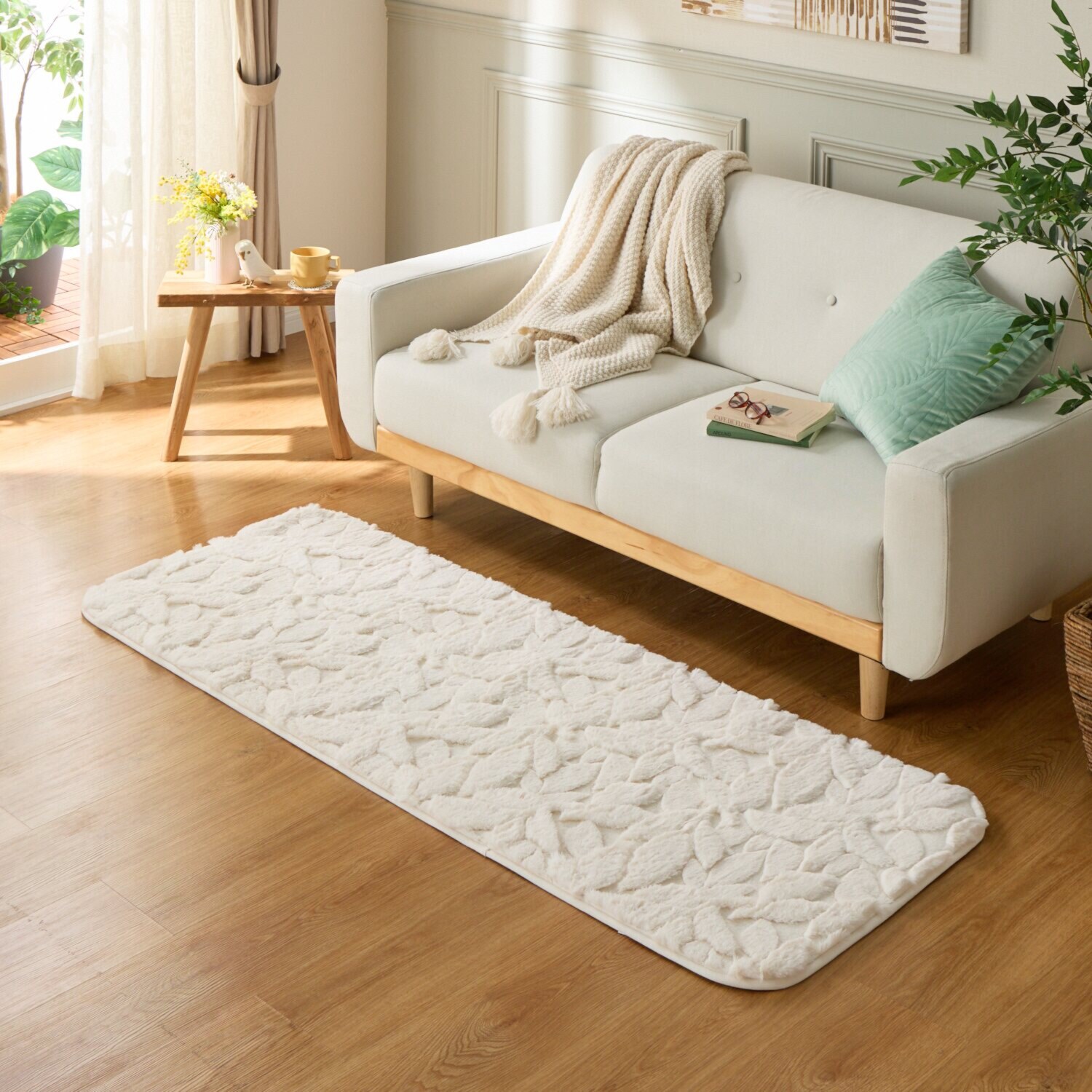 暖かクワトロファータッチ 蓄熱ウレタン入り 足元あったかラグ ＜６５×１７０ｃｍ＞