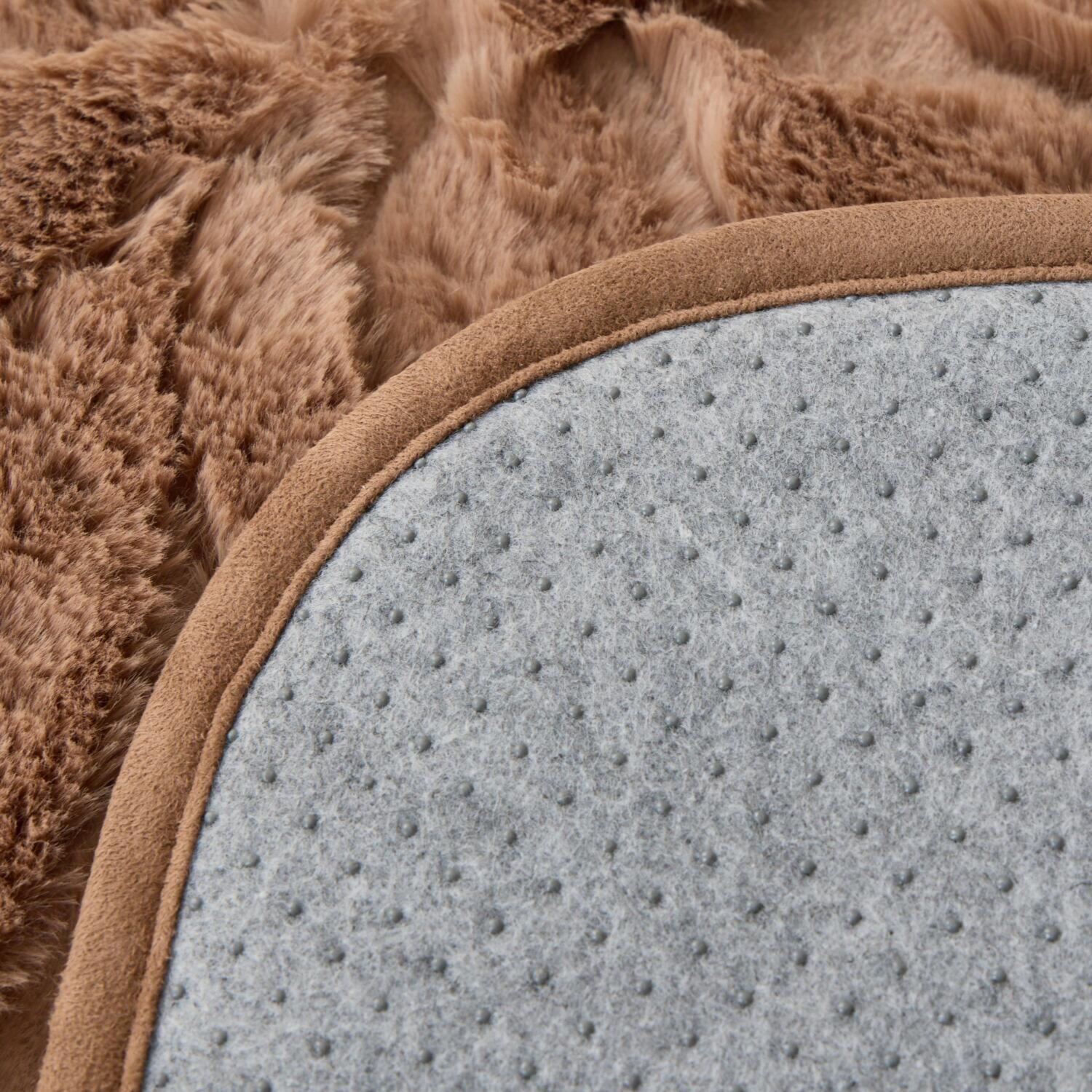 暖かクワトロファータッチ 蓄熱ウレタン入り 足元あったかラグ ＜６５×１７０ｃｍ＞