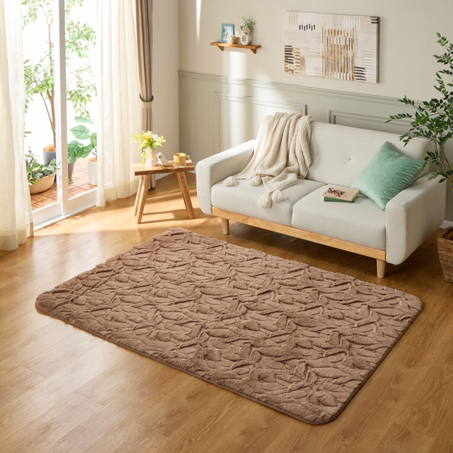 暖かクワトロファータッチ 蓄熱ウレタン入り 足元あったかラグ ＜１３０×１９０ｃｍ＞