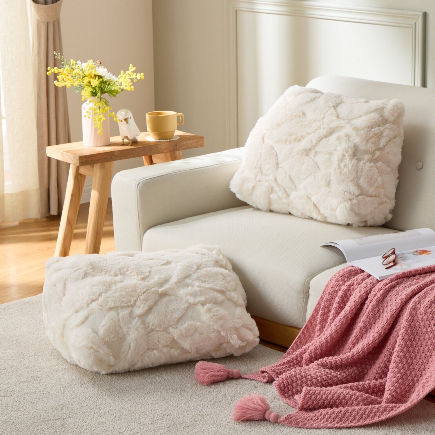 暖かクワトロファータッチ 三角クッション ＜同色２個セット＞