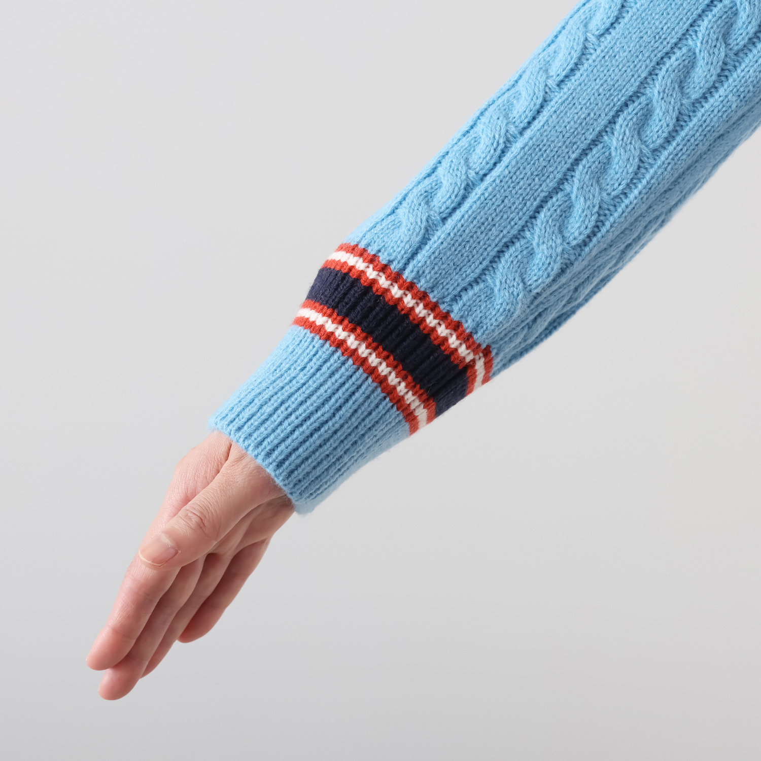 モカサン　ジュンコシマダ ケーブル編 ポイント配色 ニットカーディガン