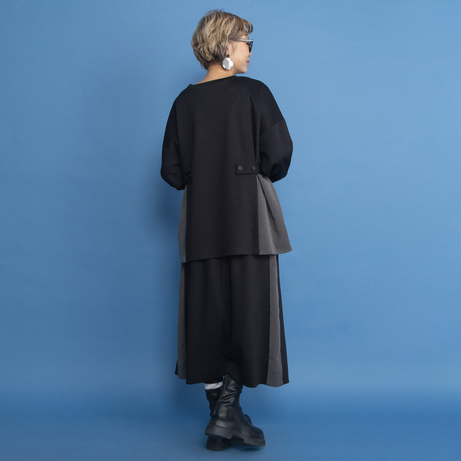 ヨーコモリモト スタイリッシュに スタイルアップが叶う デザインプルオーバー