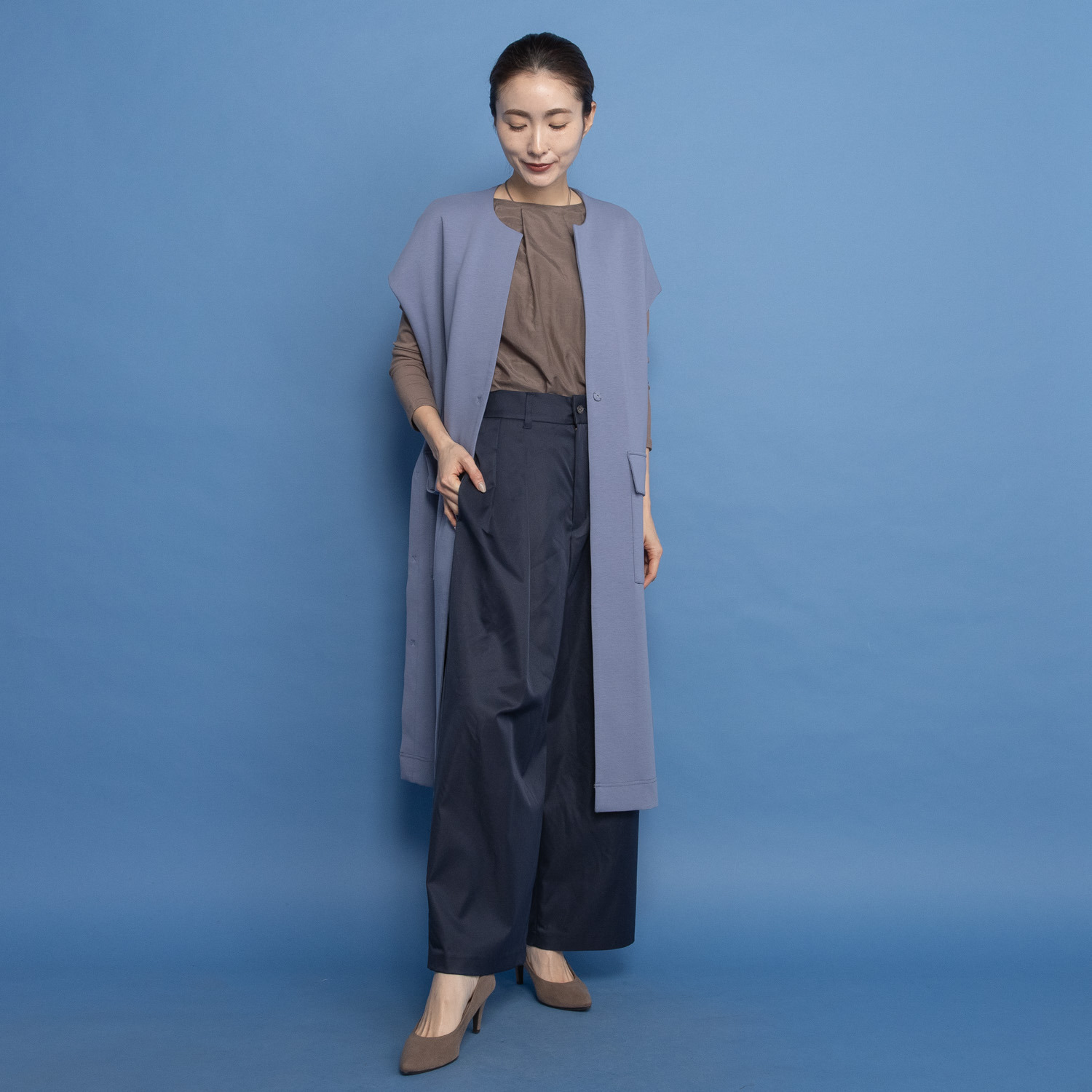 ヤエアジュテ カジュアルもキレイめも マルチに着こなす 上品モードなワイドパンツ