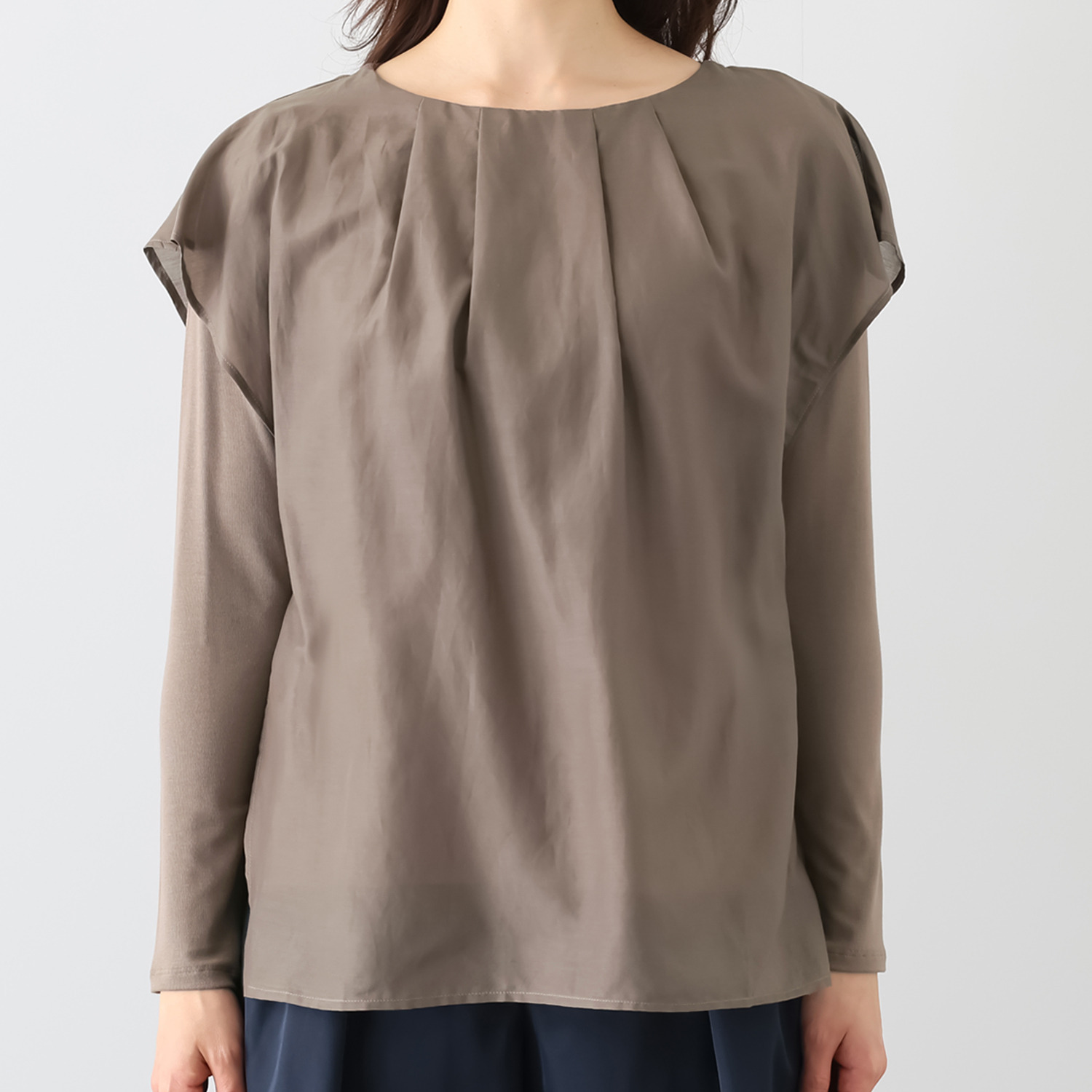 ヤエアジュテ 大人の品格で着こなす レイヤードで安心 シアーコンビブラウス