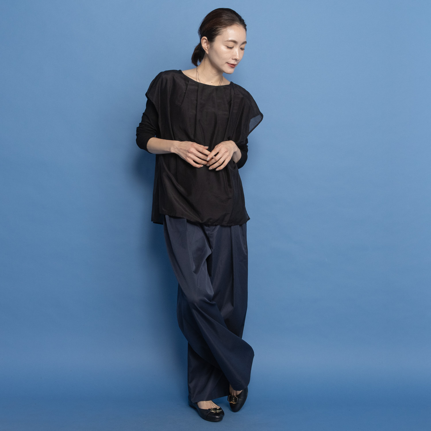 ヤエアジュテ 大人の品格で着こなす レイヤードで安心 シアーコンビブラウス