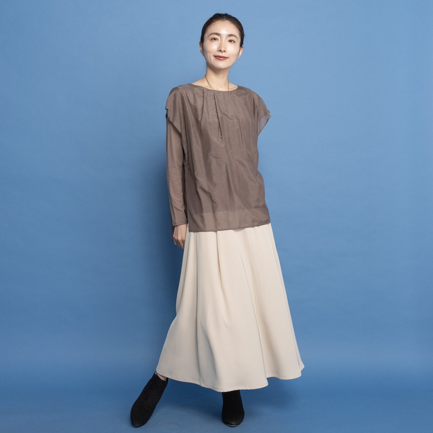 ヤエアジュテ 大人の品格で着こなす レイヤードで安心 シアーコンビブラウス