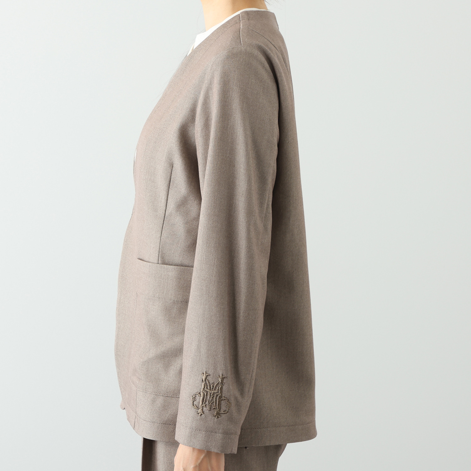 オルテンジア スリーブエンブレム ノーカラージャケット