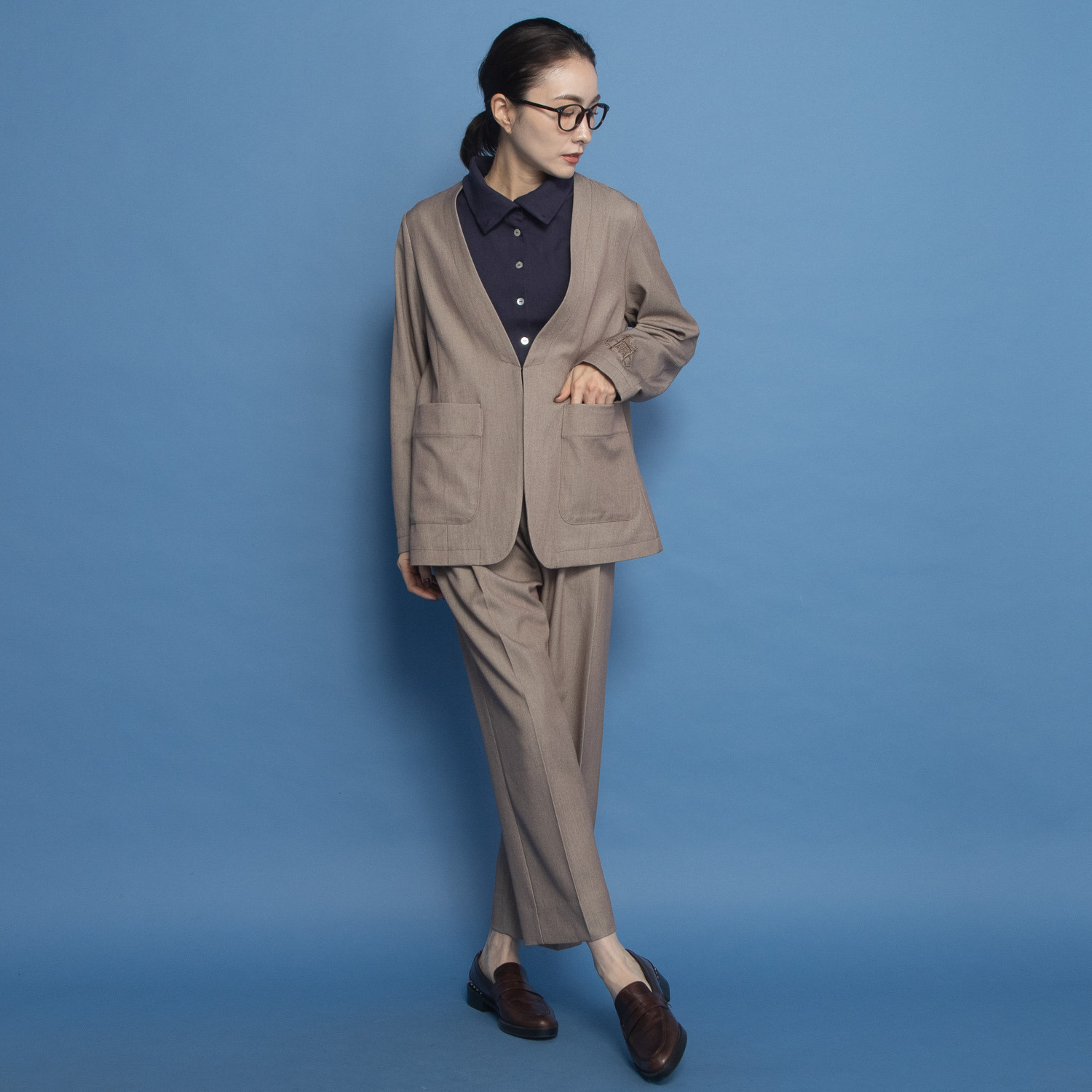 オルテンジア スリーブエンブレム ノーカラージャケット