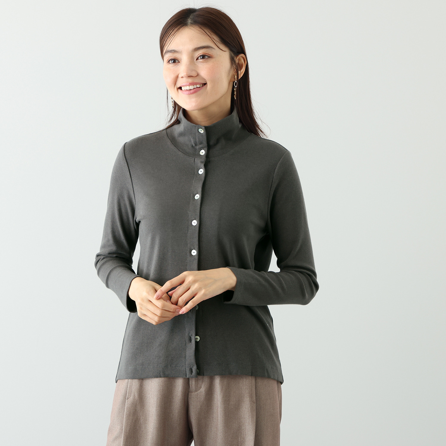 オルテンジア マルチデザインで 着こなし万能 リブブラウス