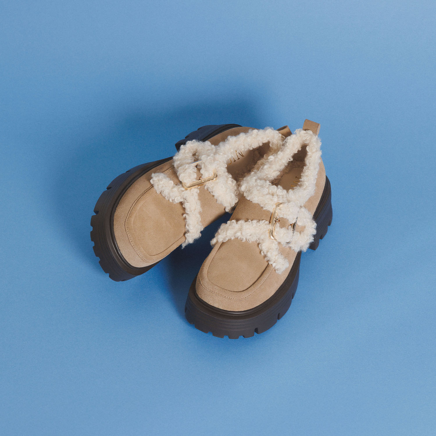 ニカル 本革 カーリーフェイクファー アクセント ベルトシューズ