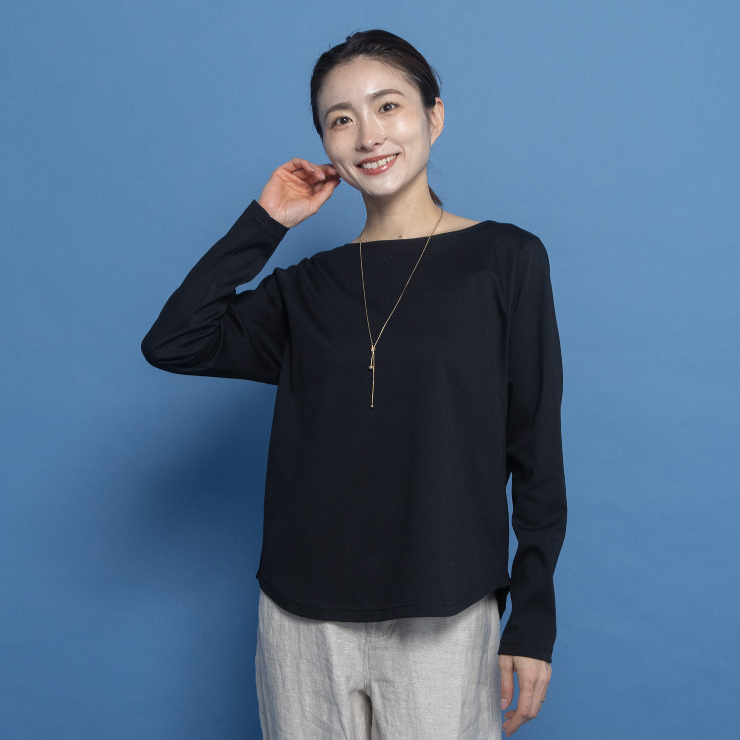 レア　ジェム 選りすぐりのコットンで Ｔシャツも上品に 長袖プルオーバー