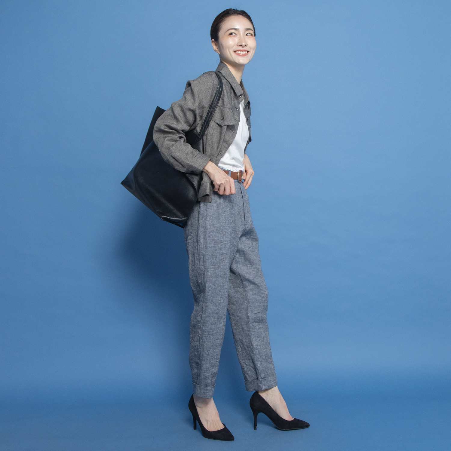 レア　ジェム リネンツイルで 優雅にスタイルカバー テーパードパンツ