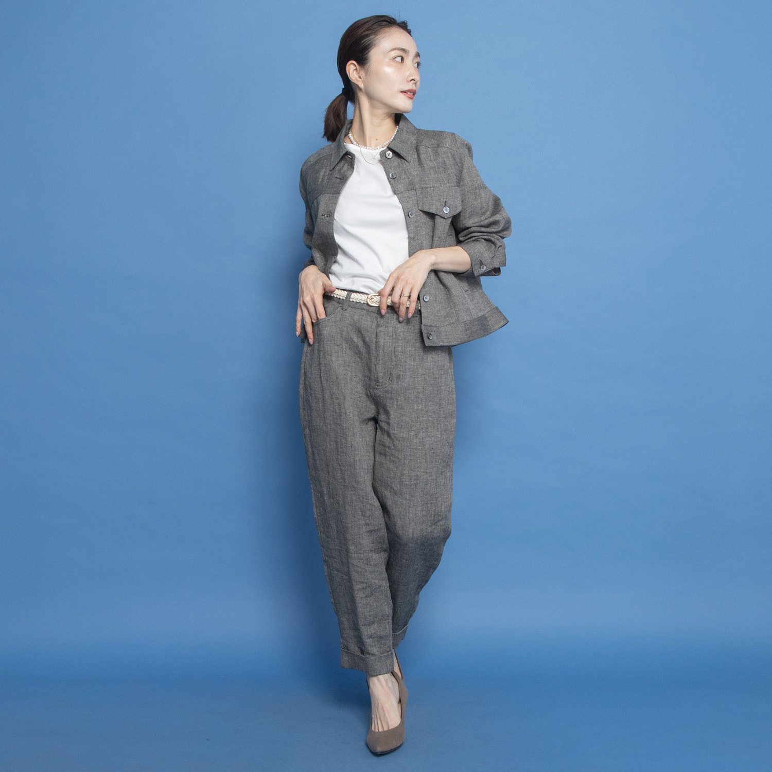 レア　ジェム リネンツイルで 優雅にスタイルカバー テーパードパンツ