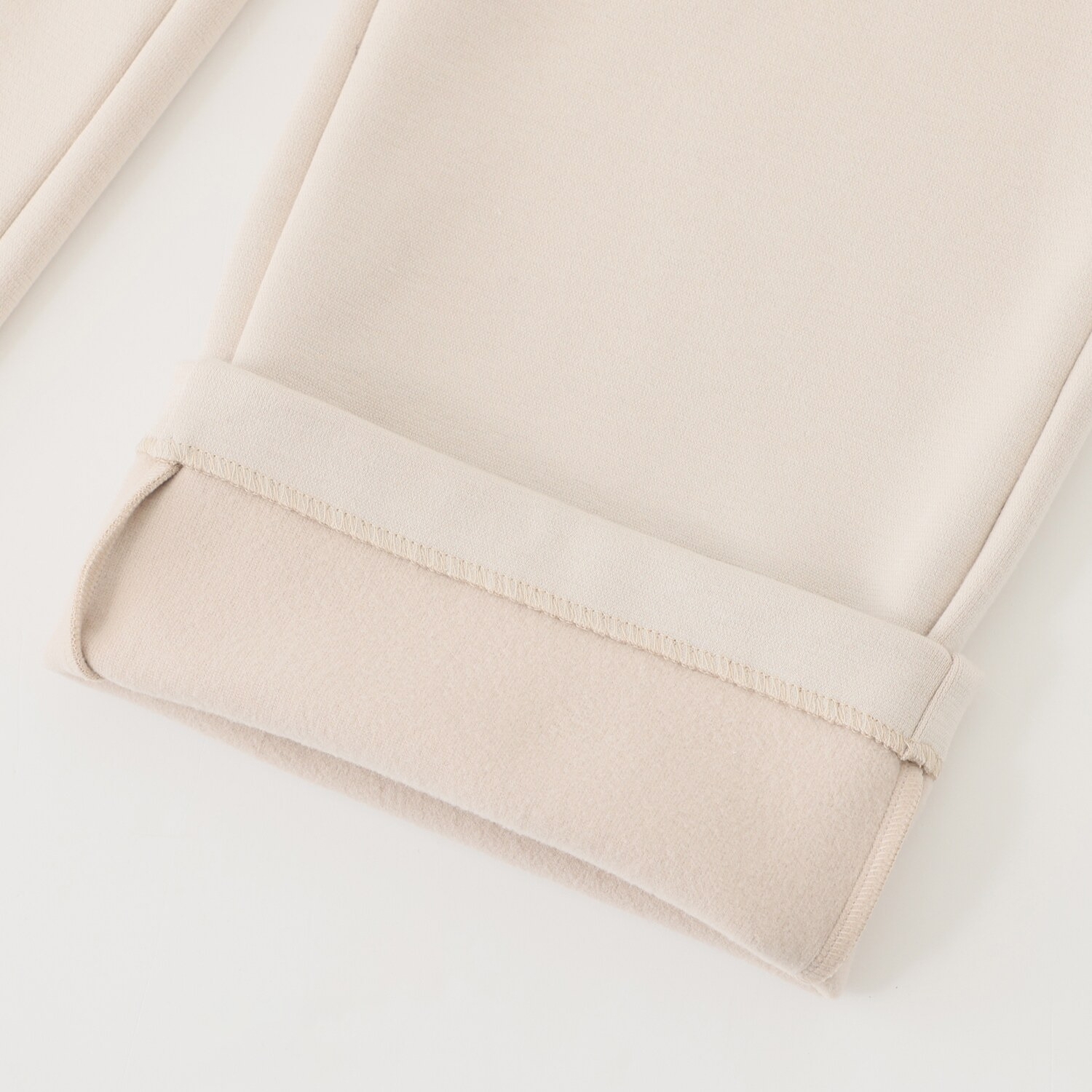 上質ごこち 暖麗エアリー ゆるふわストレートパンツ ＜股下６２ｃｍ＞