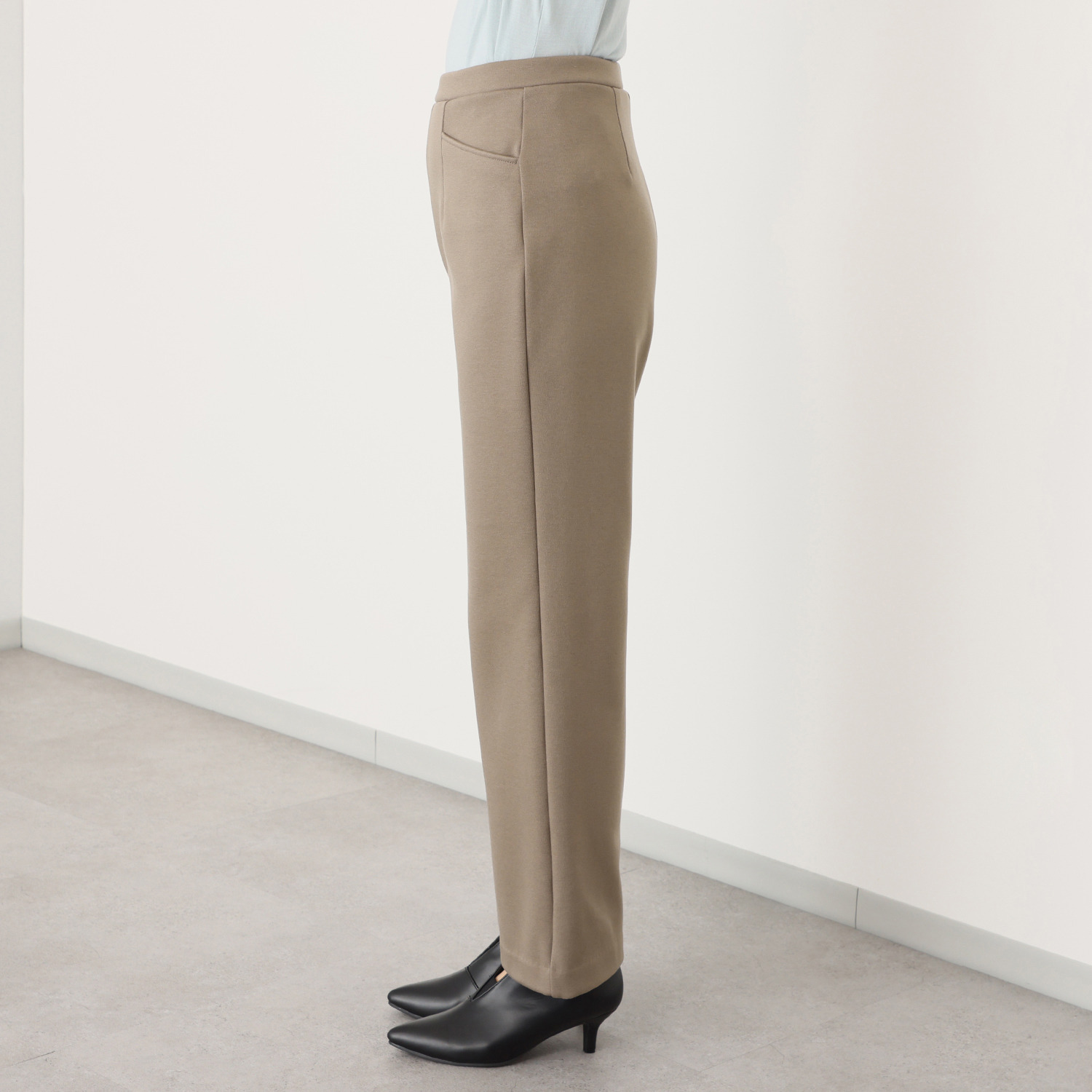 上質ごこち 暖麗エアリー ゆるふわストレートパンツ ＜股下７０ｃｍ＞