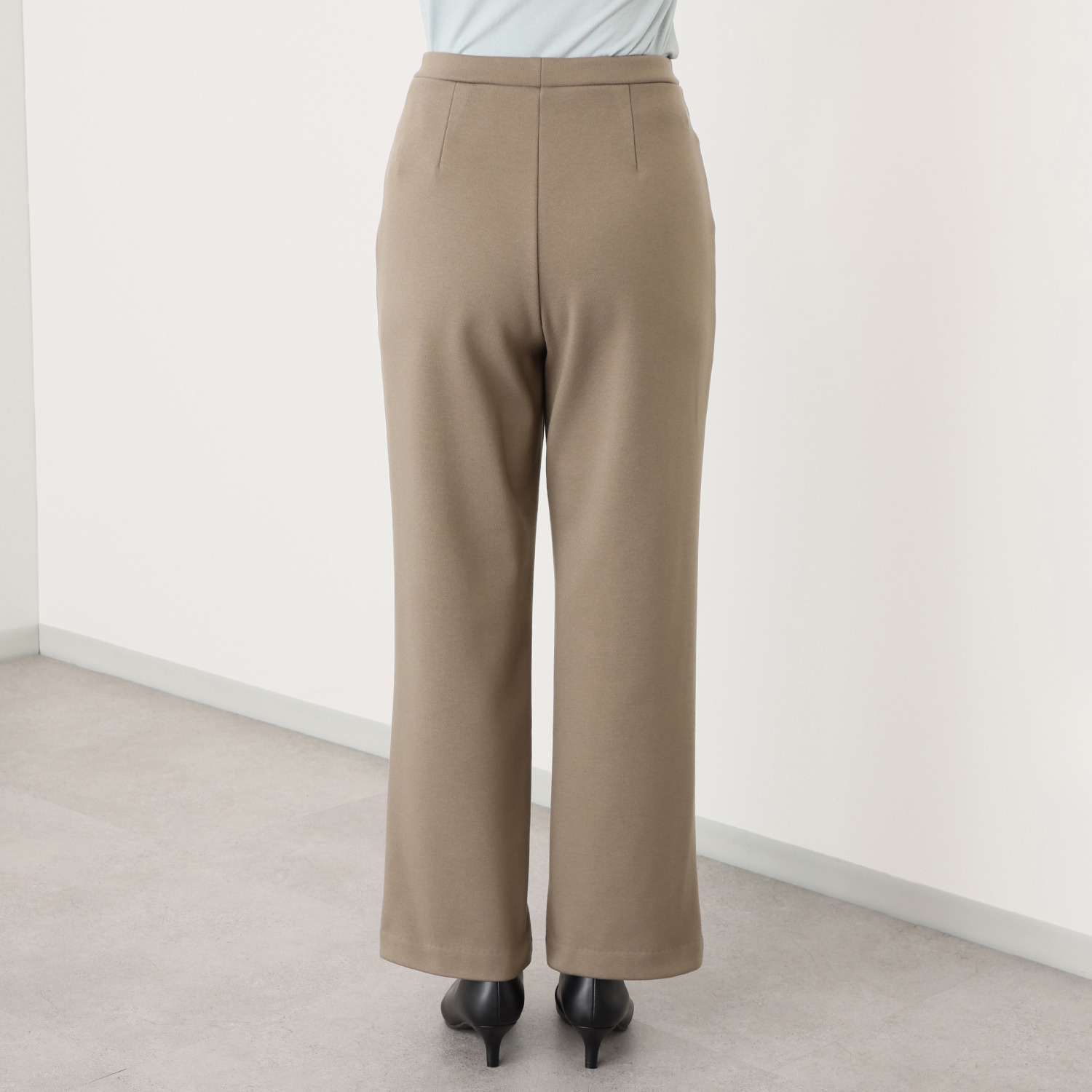 上質ごこち 暖麗エアリー ゆるふわストレートパンツ ＜股下７０ｃｍ＞