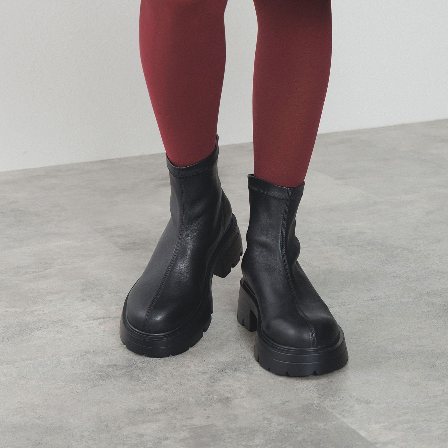 ニカル バックファスナー 厚底ブーツ