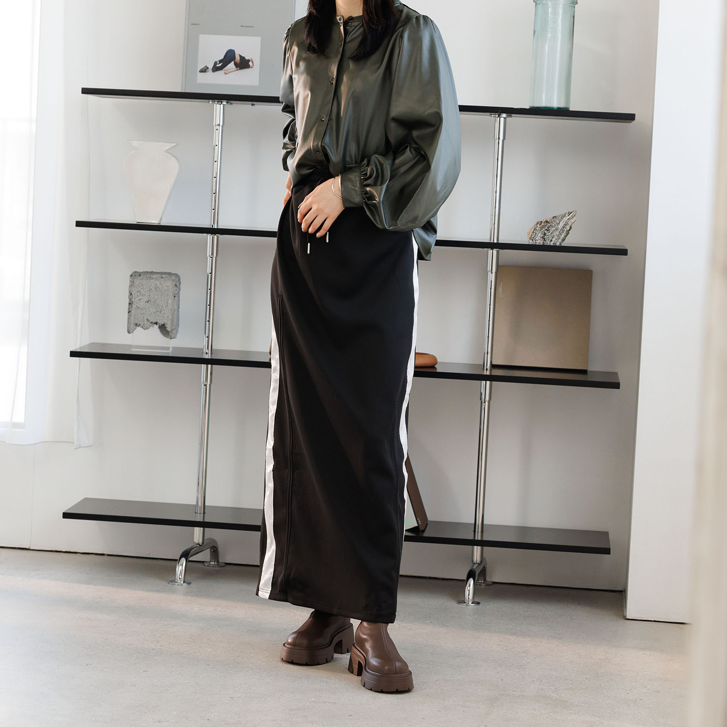 ニカル バックファスナー 厚底ブーツ