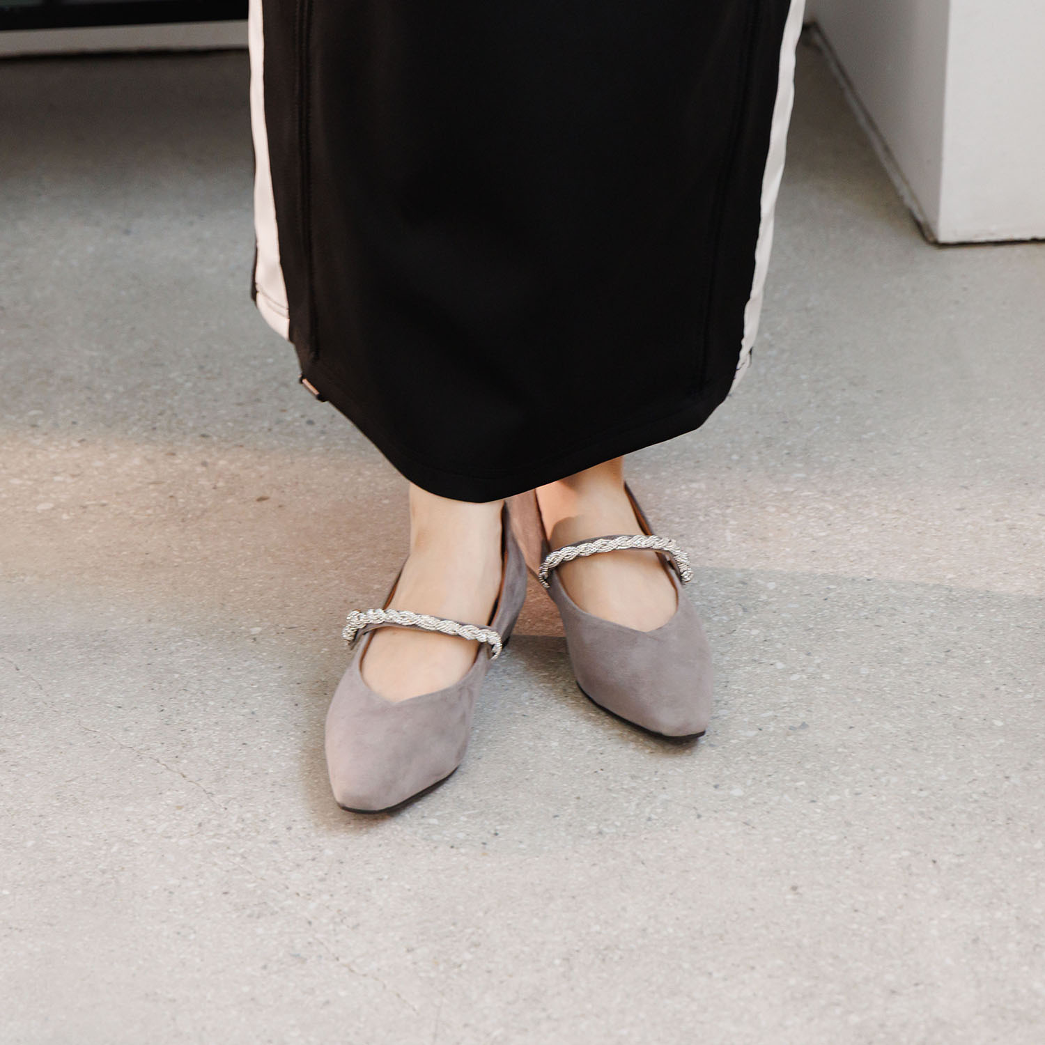 ニカル ラインストーン ストラップパンプス