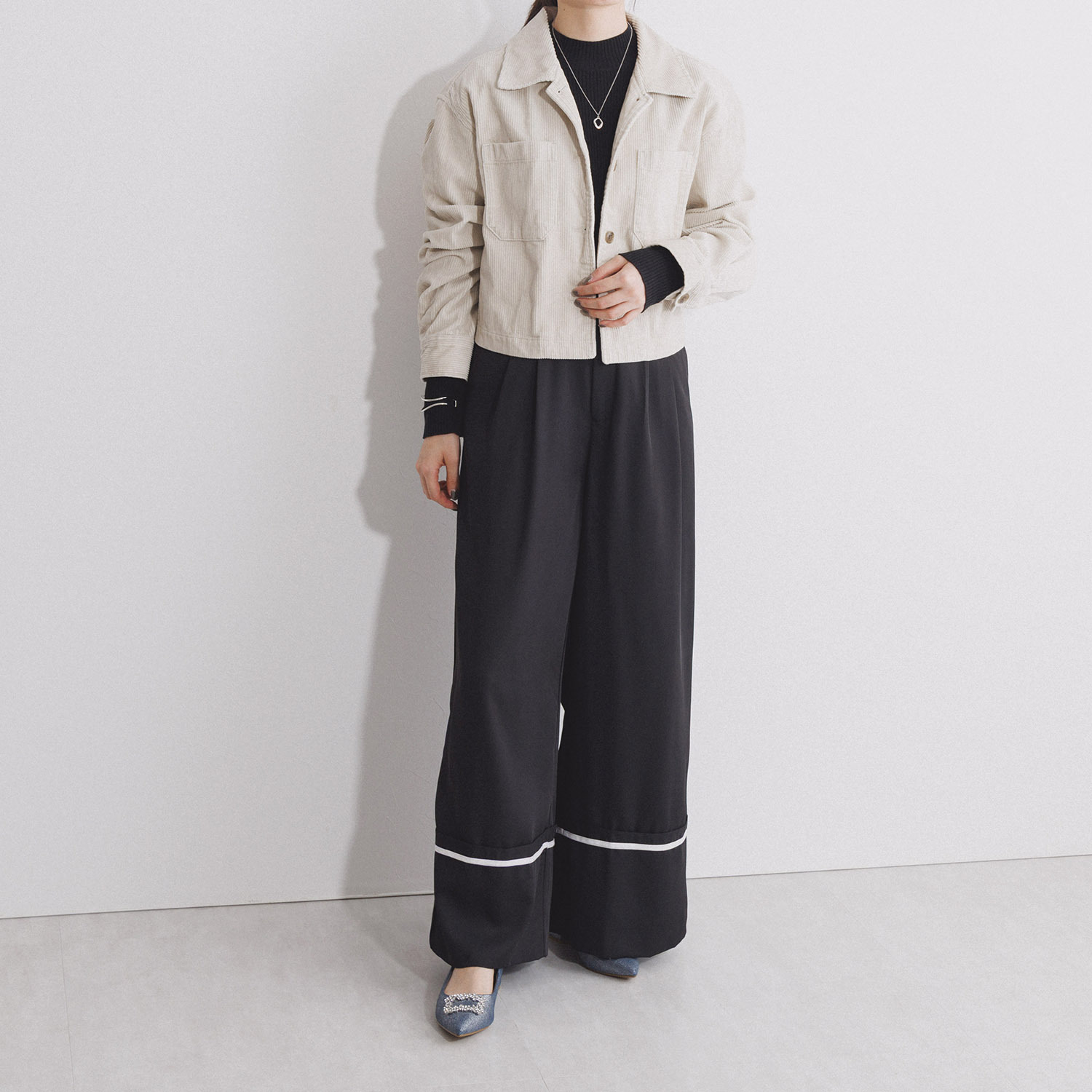 ニカル スクエアビジュウ モティーフ パンプス