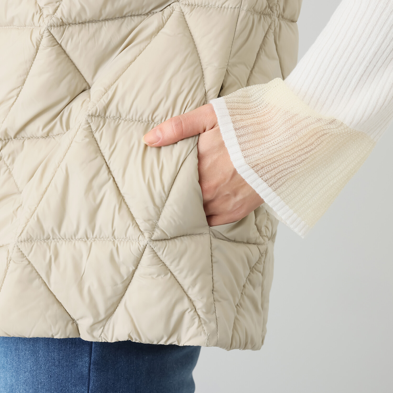 イシカワラボ★ヒトミ ファイバーダウン ネックリブアクセント ショール風ジレ