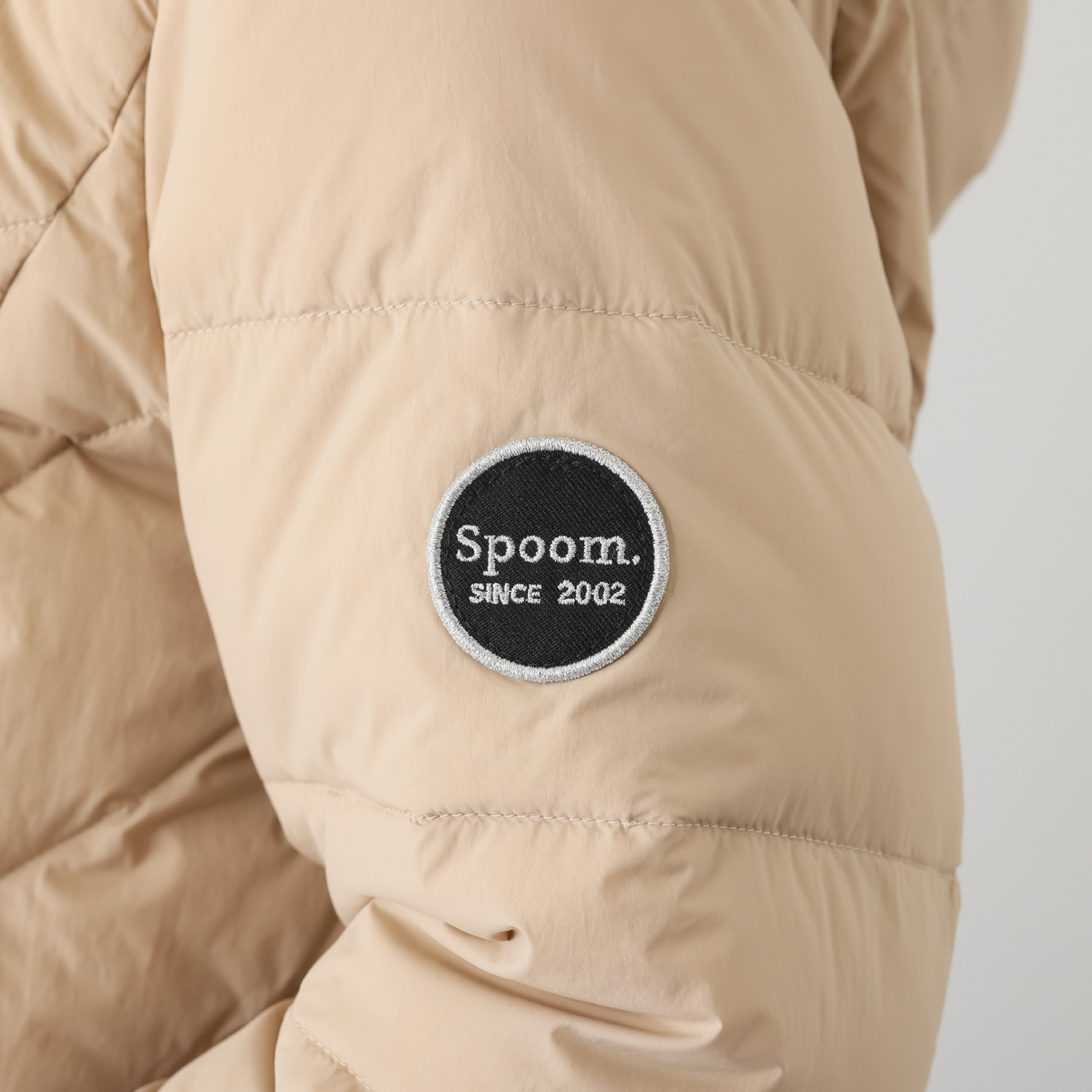 スプーム スタイリッシュ 軽量ダウンジャケット