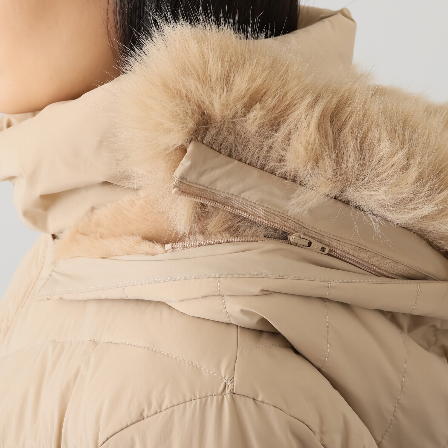 スプーム スタイリッシュ 軽量ダウンジャケット