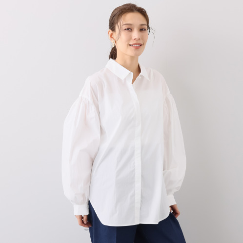 アキ　オザワ　洗練された華やかさ　新しいシャツで　新しいわたしに出会う春　"ＳＡＫＵＲＡＫＯ"