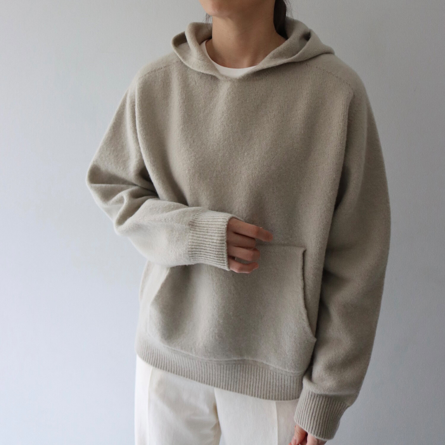 エマキュレイト 日本製 ウール１００％ ホールガーメント（Ｒ） フーディープルオーバー