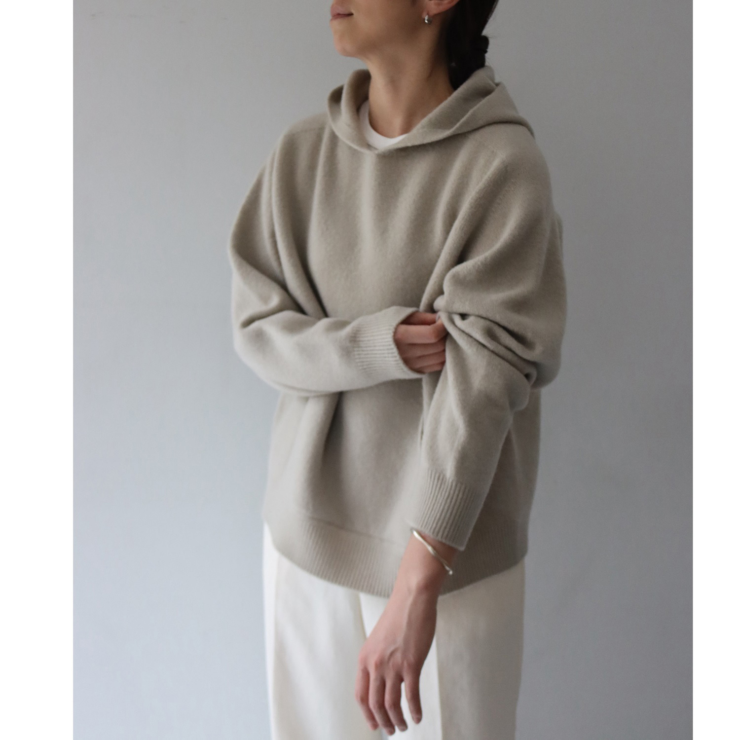 エマキュレイト 日本製 ウール１００％ ホールガーメント（Ｒ） フーディープルオーバー