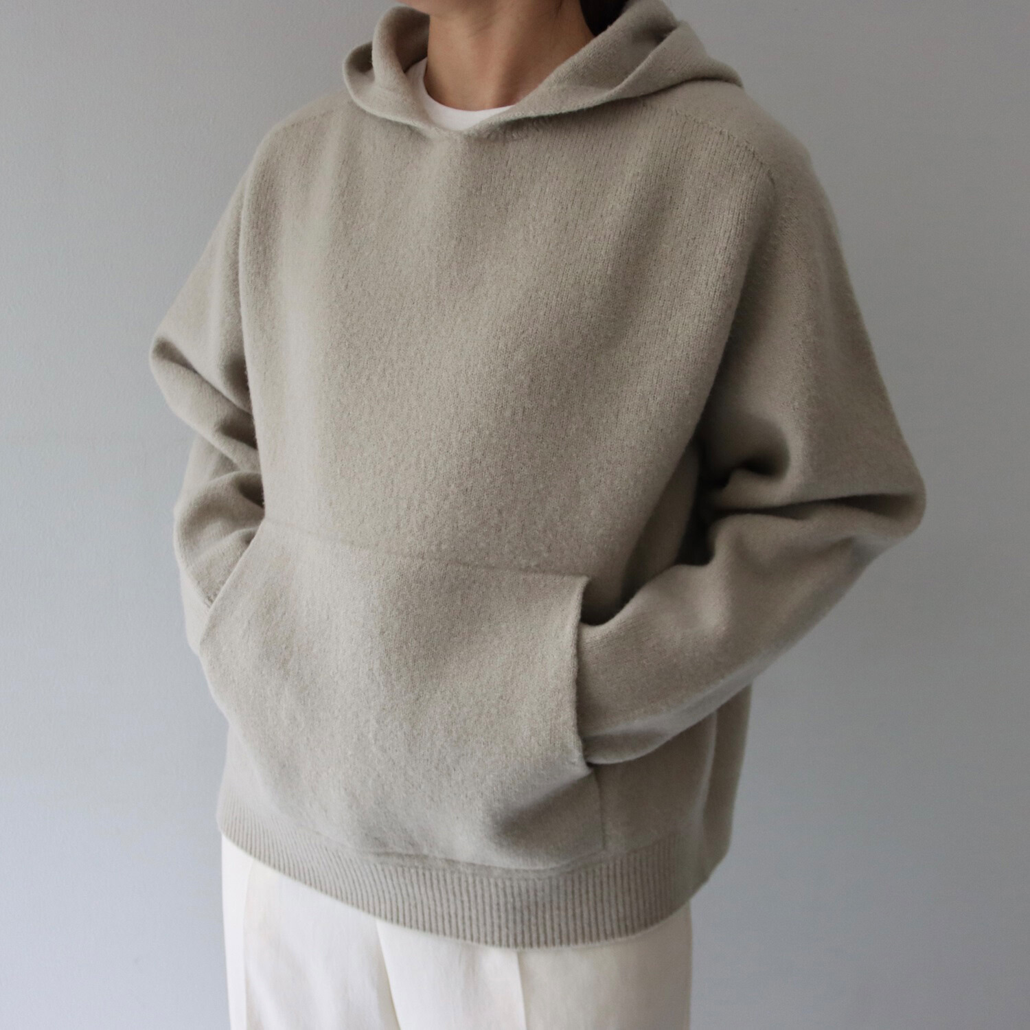 エマキュレイト 日本製 ウール１００％ ホールガーメント（Ｒ） フーディープルオーバー