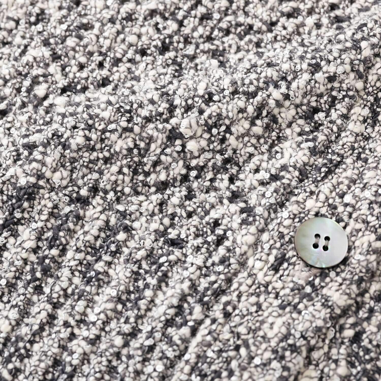 クリス・セリーン ほのかに煌めく スパンコールが美しい Ｖネックカーディガン