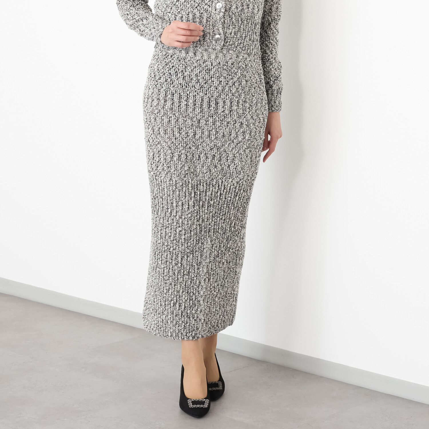 クリス・セリーン ほのかに煌めく スパンコールが美しい 脚長シルエット ニットスカート