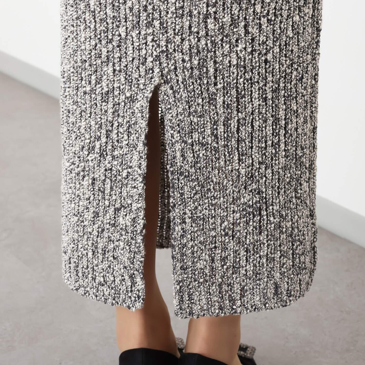 クリス・セリーン ほのかに煌めく スパンコールが美しい 脚長シルエット ニットスカート