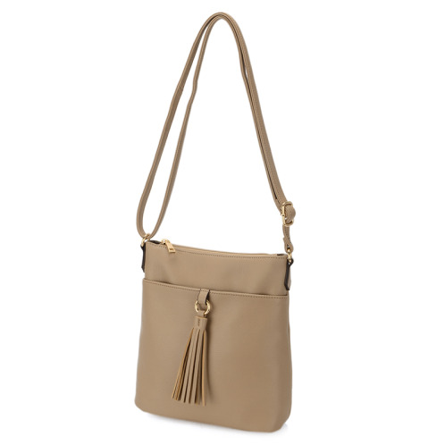 ラルジュ タッセル付 フェイクレザー ショルダーバッグ