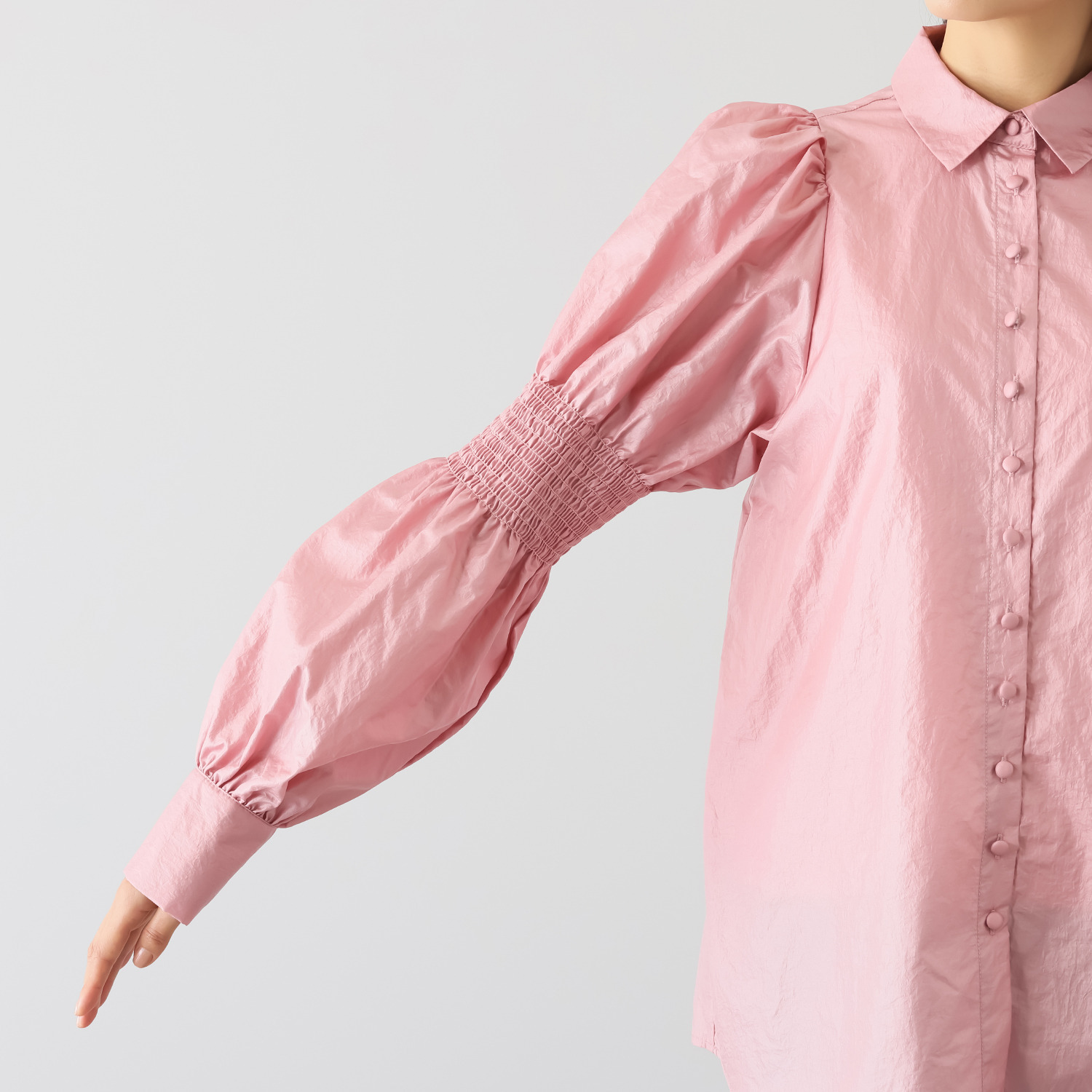 マダムミーナ クリスタルワッシャー シャーリングアクセント バルーンスリーブ ブラウス