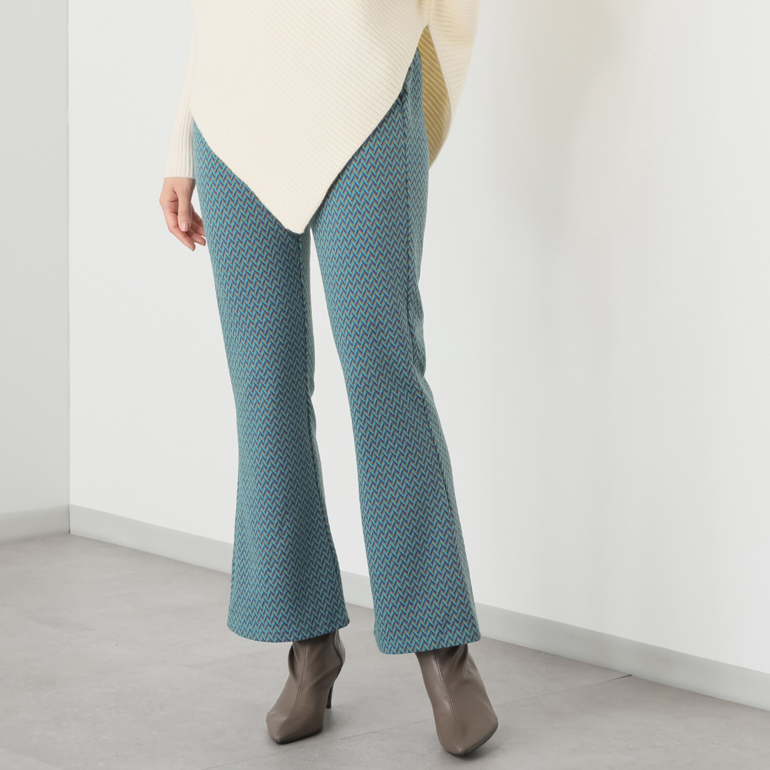 美ｓｕｓａｂｉ ニットジャガード 配色ヘリンボーン柄 ソフトフレアーパンツ