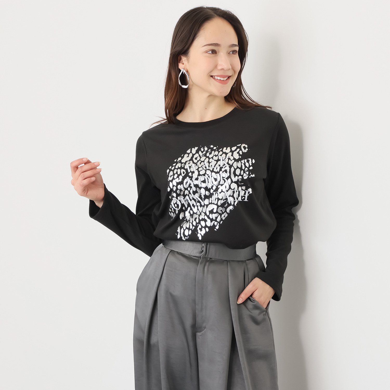 ヘブンアンドアース レオパード箔プリント 両面起毛スムース ロングＴシャツ