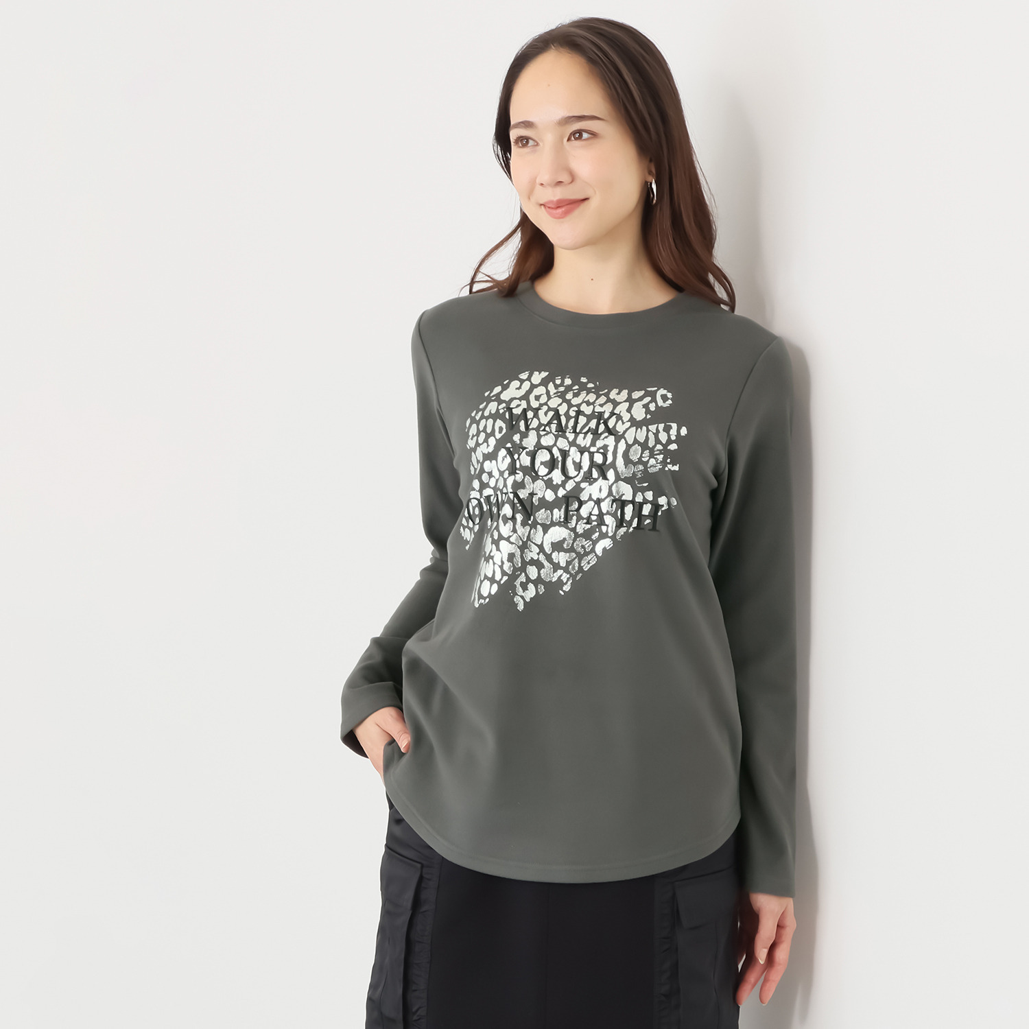 ヘブンアンドアース レオパード箔プリント 両面起毛スムース ロングＴシャツ