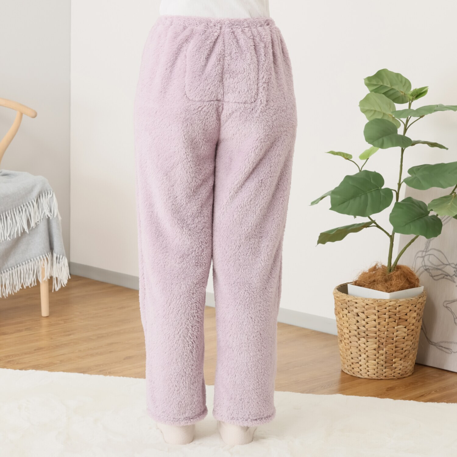 軽くてふわふわで あったか！ マイクロファー カイロポケット付 ハイネックパジャマ