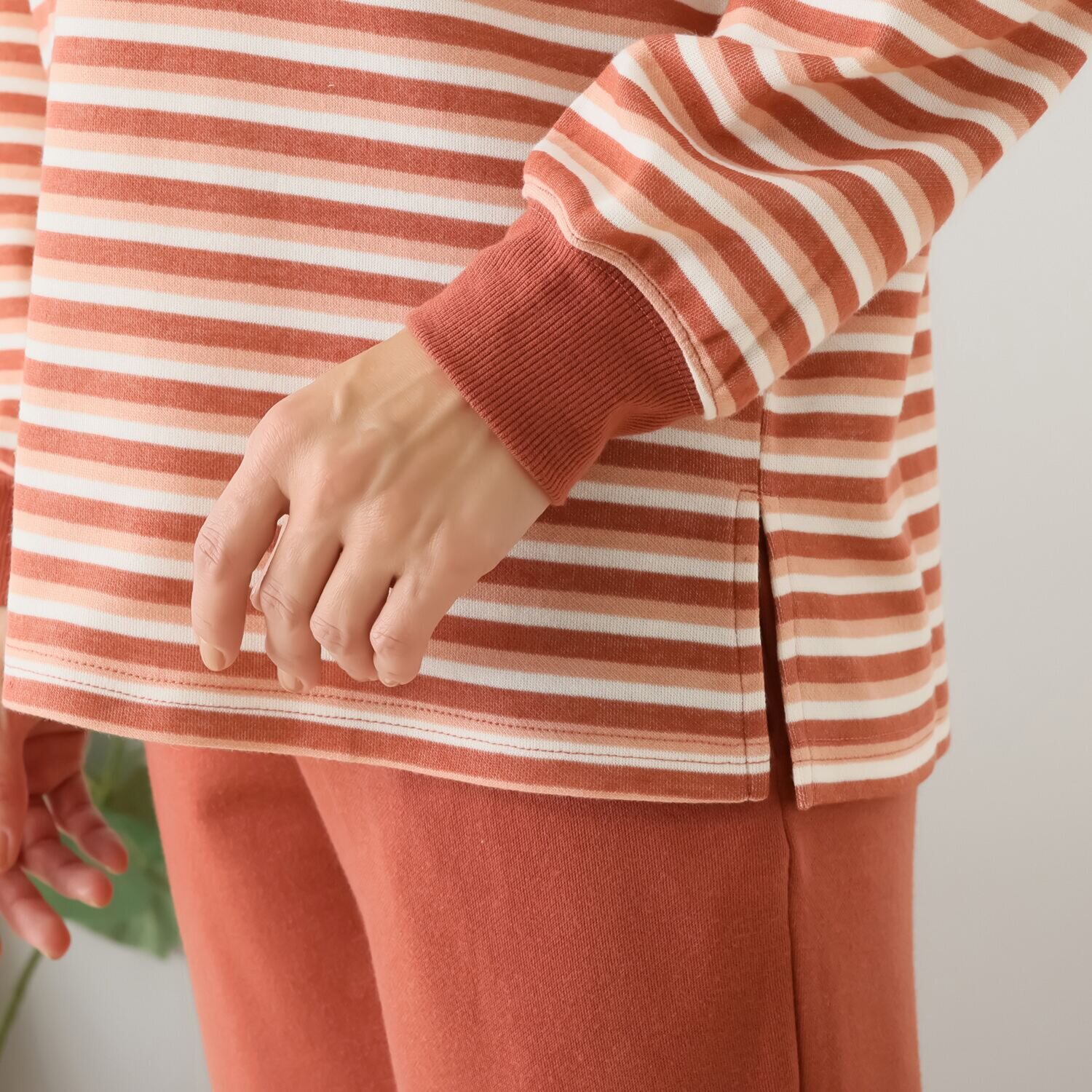 裏側綿１００％ ボーダー柄 柔らかダンボールニット 腹巻付デザインで あったか！ ルームウェア上下セット