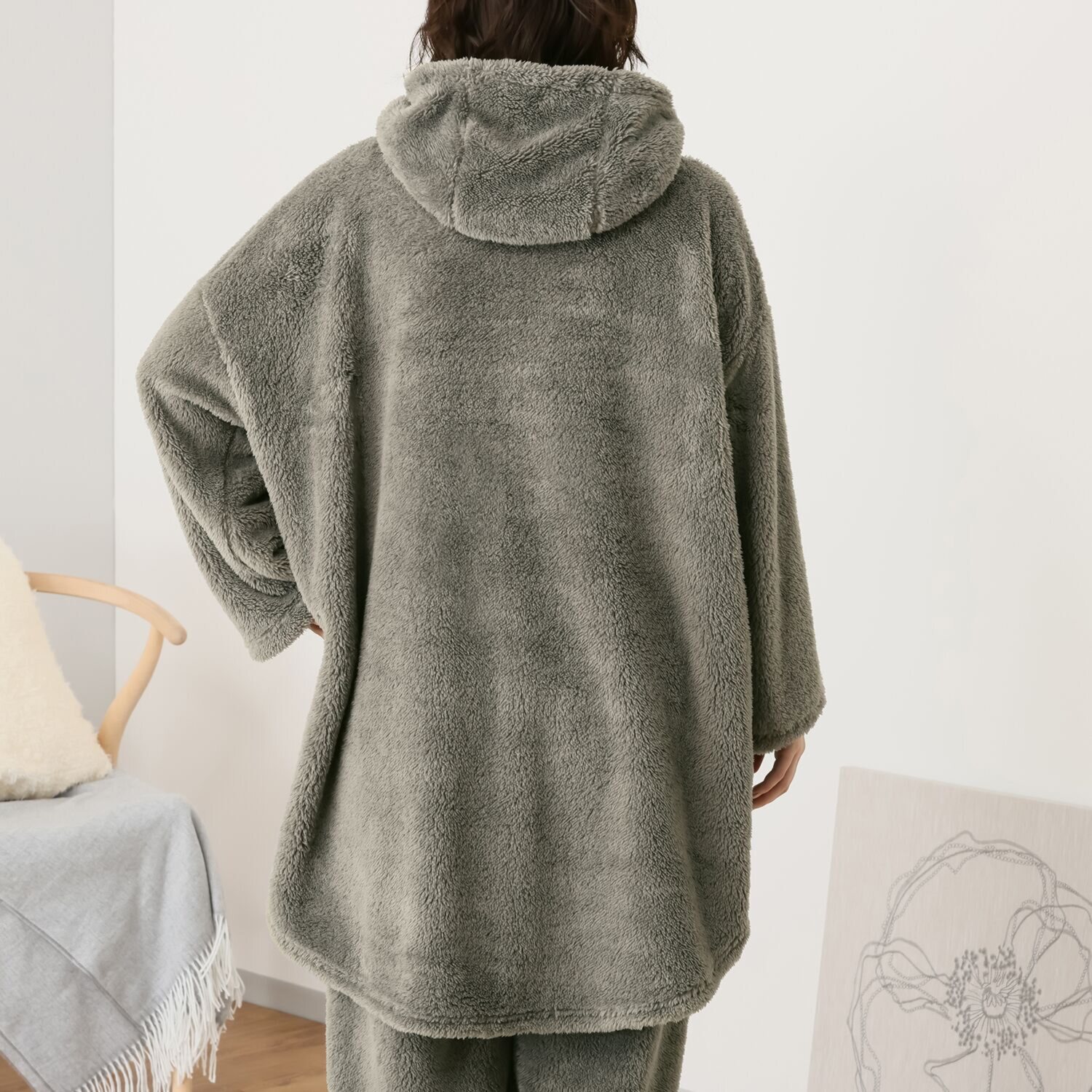 ハッピーフェイス 軽くてふわふわで あったか！マイクロファー ゆったりパーカー