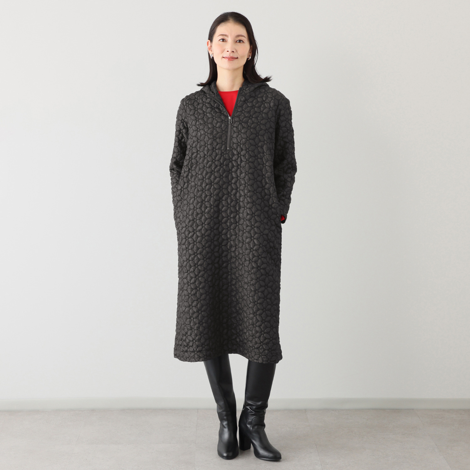 ミニマライズプラス 花柄ジャガードで 甘さもありつつ シャープに着こなせる 大人上品なワンピース