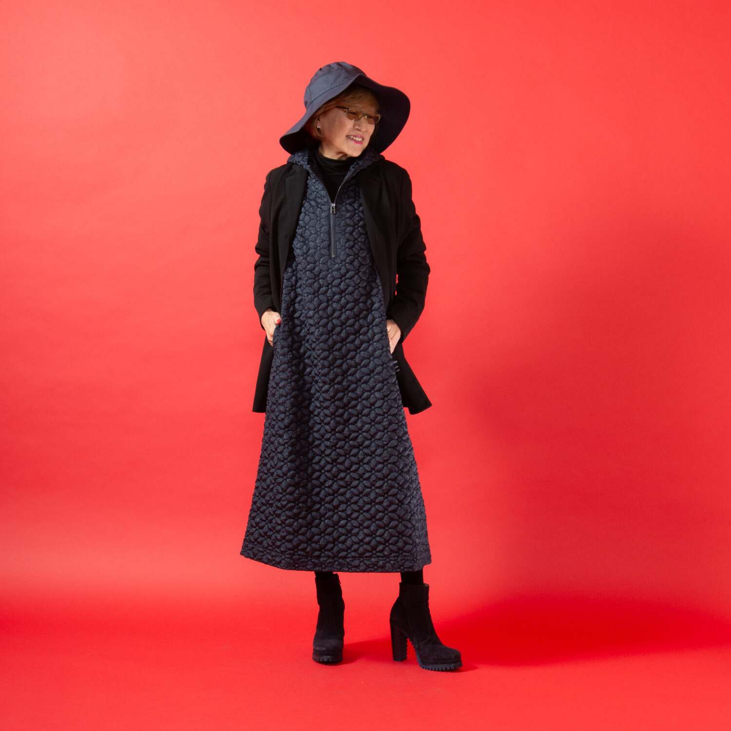 ミニマライズプラス 花柄ジャガードで 甘さもありつつ シャープに着こなせる 大人上品なワンピース