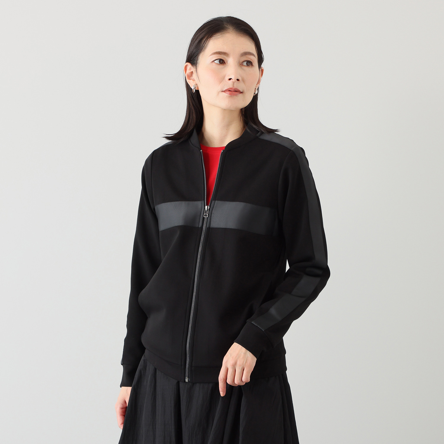 ミニマライズプラス カジュアルな装いにも エレガントな装いにも 羽織れば ちょっとクラス感が！ 大人上品なブルゾン