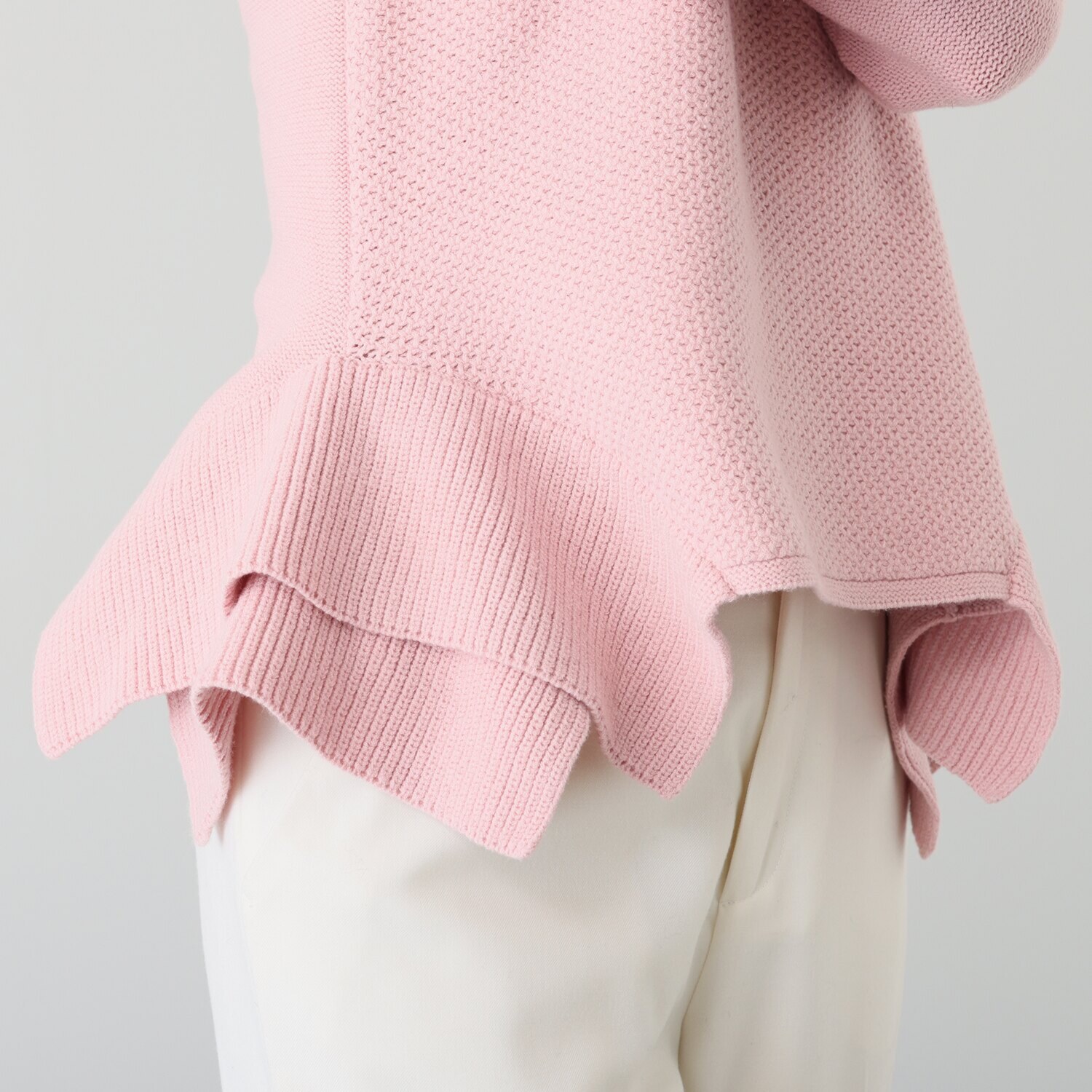 マダムヒロコ ペプラムデザイン ハイネック プルオーバー