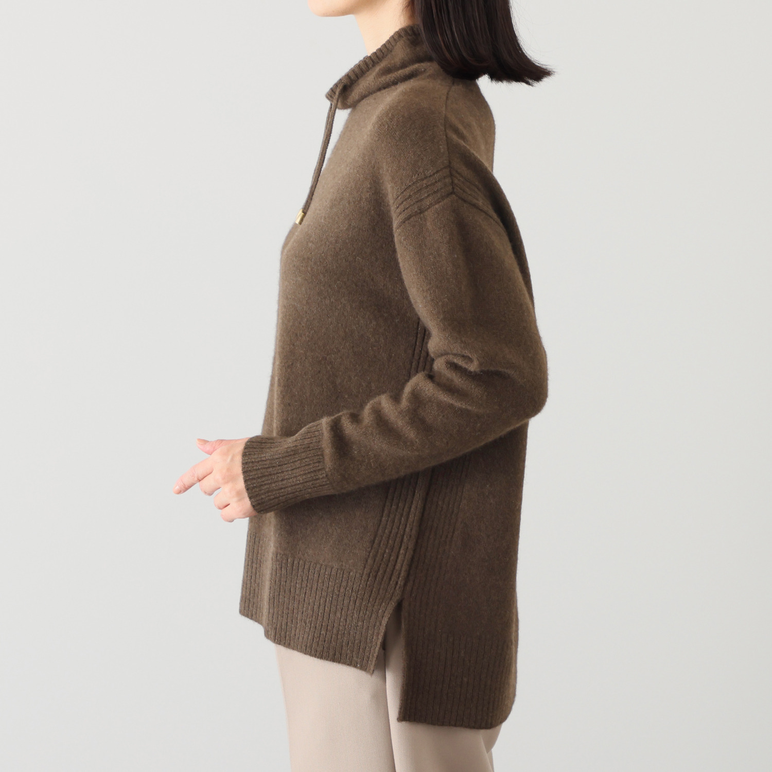 ネイチャーズ 無染色ヤク セミワイドシルエット スタンドカラー プルオーバー